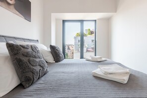 1 bedroom, desk, iron/ironing board, WiFi