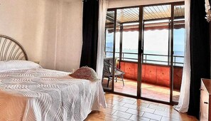 4 bedrooms, iron/ironing board, WiFi, bed sheets - FRONT LINE BEACH PENTHOUSE (Almuñécar)
