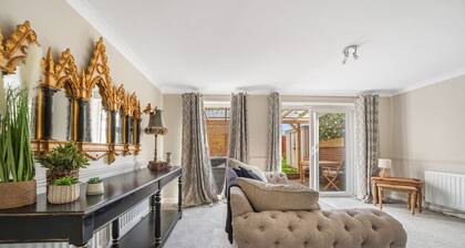 Spacious and pet-friendly stay near New Forest