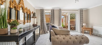 Spacious and pet-friendly stay near New Forest