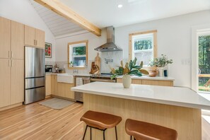 Mikrowelle, Ofen, Herdplatte, Geschirrspüler