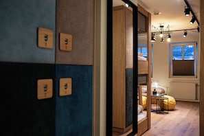 Gemeinsamer Comfort-Schlafsaal, Nur Frauen, Balkon, Bergblick | Zimmersafe, Verdunkelungsvorhänge, Bügeleisen/Bügelbrett