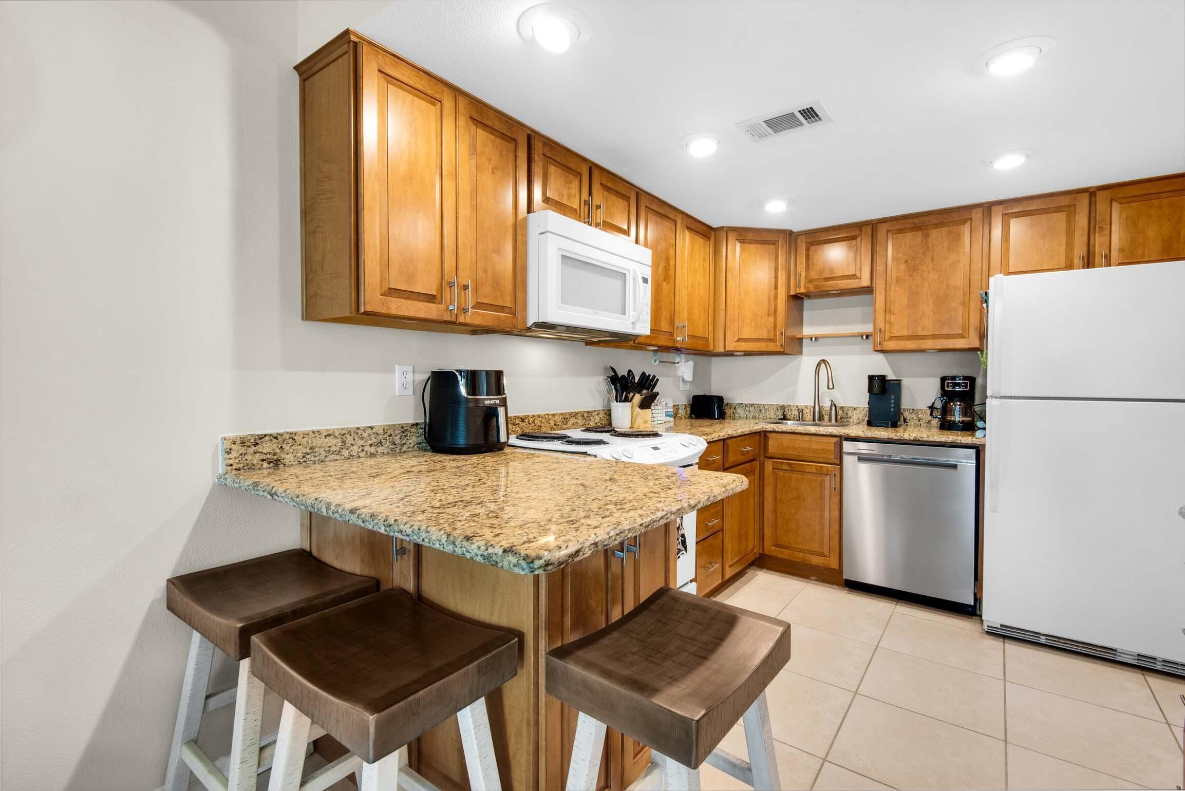 House, 1 King Bed with Sofa bed (Seahorse Siesta) | Private kitchen