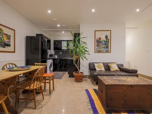 Interior - Pass the Keys | Stylish Flat - 20 Mins from Central London (London)