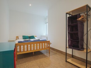 2 chambres, fer et planche à repasser, Wi-Fi gratuit, draps fournis