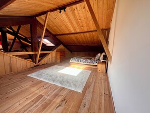 5 chambres, fer et planche à repasser, Wi-Fi, draps fournis