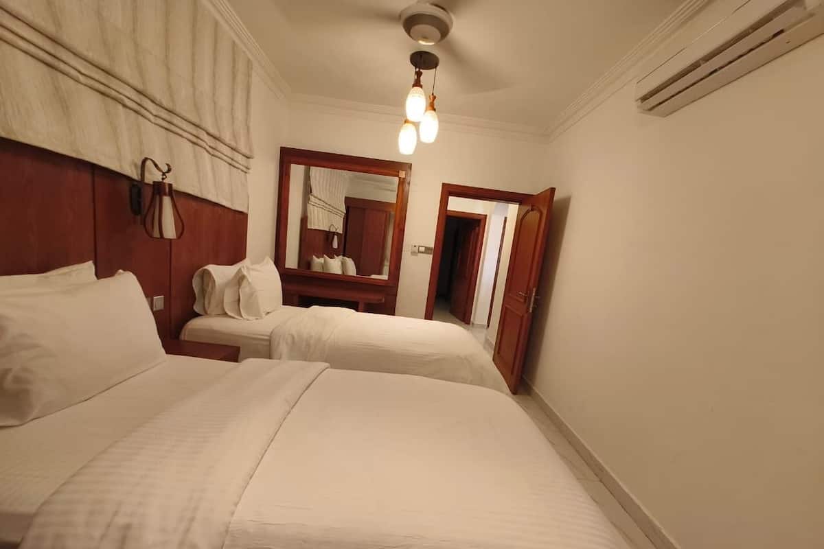 Appartamento familiare, 2 camere da letto, cucina, piano elevato | Una cassaforte in camera, tende oscuranti, insonorizzazione