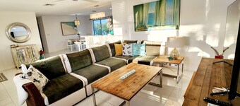 Olde Naples Waterfront Hideaway