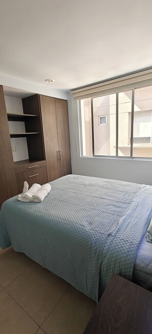 2 bedrooms, iron/ironing board, WiFi, bed sheets