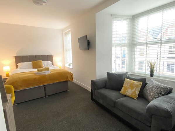 Iron/ironing board, free WiFi, bed sheets