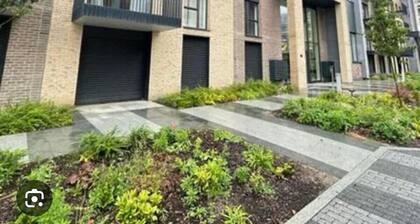 The Sunrise Den-Lovely 2 bedroom apartment/Parking