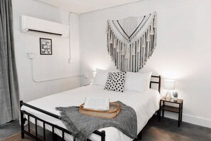 1 Schlafzimmer, Bügeleisen/Bügelbrett, Bettwäsche