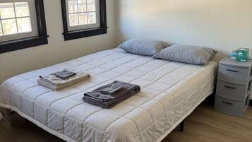 3 bedrooms, WiFi, bed sheets