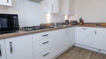 Dishwasher, cookware/dishes/utensils