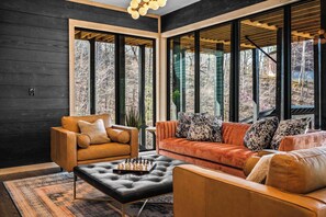 智能电视、壁炉、电子游戏、乒乓球