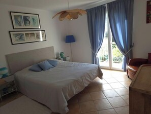 4 chambres, lit parapluie, Wi-Fi gratuit, draps fournis