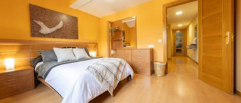 2 chambres, bureau, fer et planche à repasser, Wi-Fi