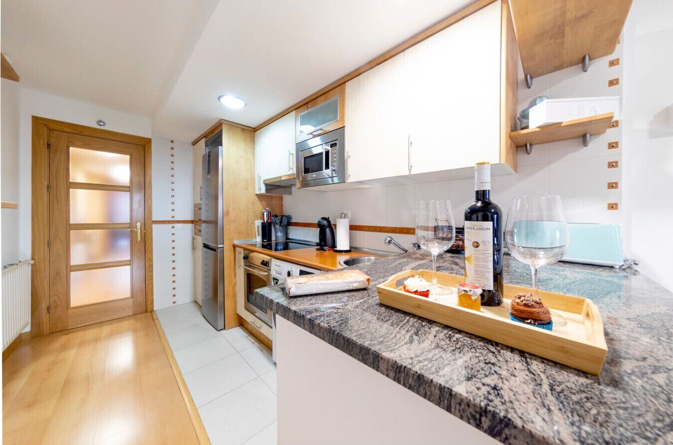 Refrigerador, microondas, horno, placa de cocina