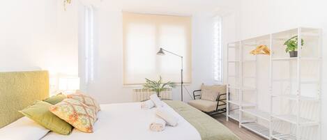 4 dormitoris, planxa i posts de planxar, wifi i roba de llit