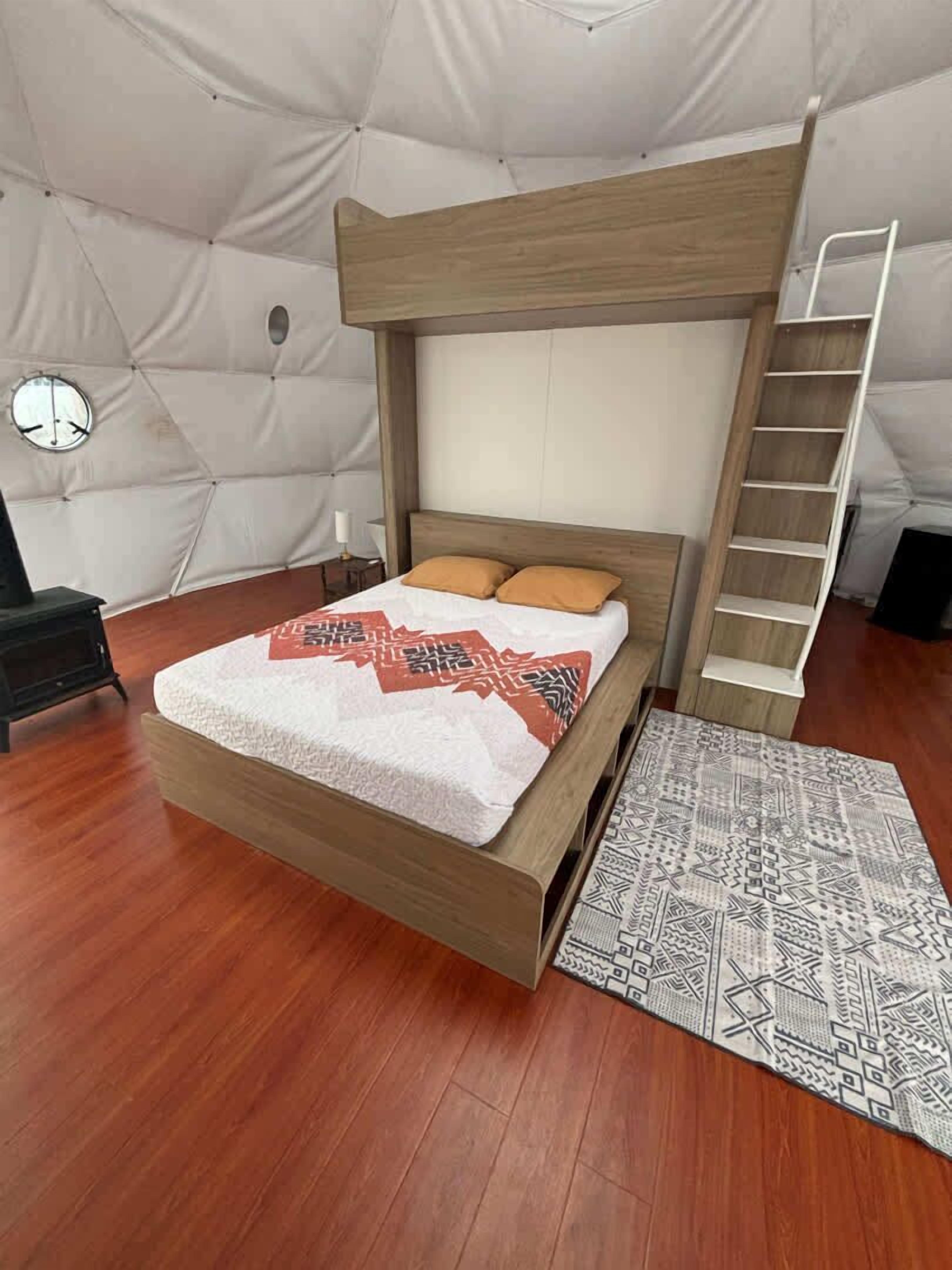 1 habitación y ropa de cama 