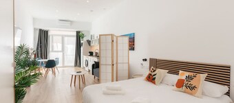 Stylish Studio with Easy Access to Valencia's Best