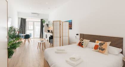 Stylish Studio with Easy Access to Valencia's Best