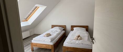 1 Schlafzimmer, Reisekinderbett, kostenloses WLAN, Bettwäsche