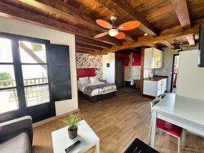 Studio, Terrace, Mountain View (Con acceso ilimitado al SPA) | Desk, laptop workspace, free WiFi - Apartamentos Spa Casco Histórico de Isla (Isla)