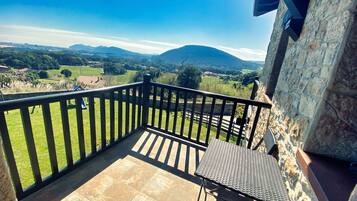 Apartment, 3 Bedrooms, Terrace (Con acceso ilimitado al SPA) | Balcony view