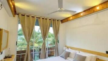 1 habitación, tabla de planchar con plancha, wifi y ropa de cama