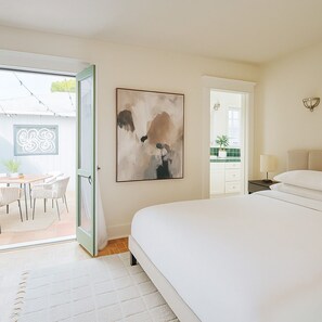 1 bedroom, in-room safe, iron/ironing board, free WiFi