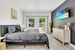 4 chambres, fer et planche à repasser, Wi-Fi, draps fournis