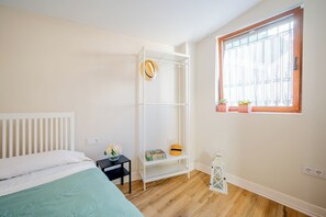 3 chambres, fer et planche Ă repasser, Wi-Fi, draps fournis