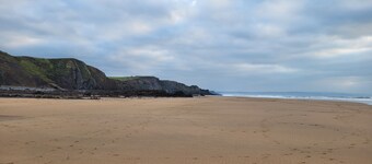 Bright and spacious 2 bedroom holiday lodge. Free wi-fi and pet friendly!