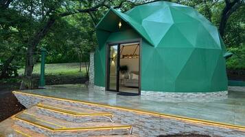 Luxury Cottage, Garden View, Mountainside | Free WiFi