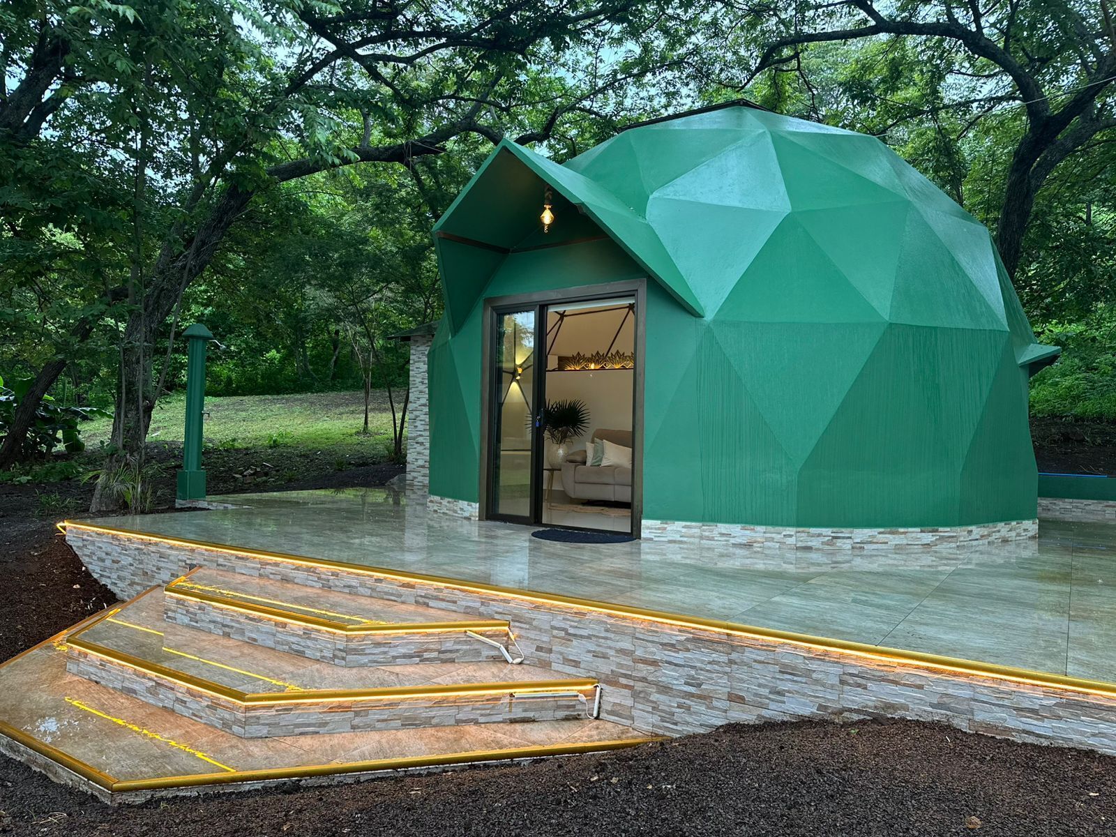 Luxury Cottage, Garden View, Mountainside | Front of property