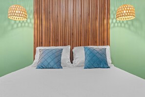 Egyptian cotton sheets, premium bedding, pillowtop beds, minibar