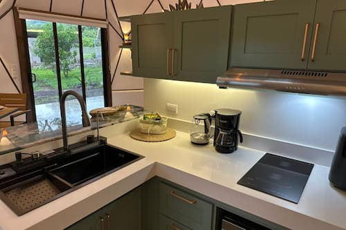 Luxury Cottage, Garden View, Mountainside | Private kitchen