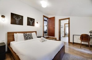 3 slaapkamers, een strijkplank/strijkijzer, wifi, beddengoed