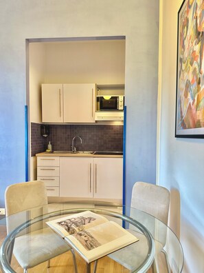 Panoramic-Apartment, Stadtblick | Esszimmer