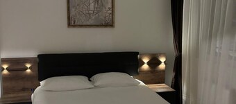 DOL House Apartment = Scenic Views and Premium Comfort