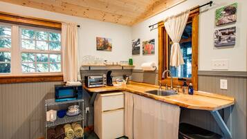 Cabin, nhiều phòng ngủ, hút thuốc, sân hiên | Nội thất