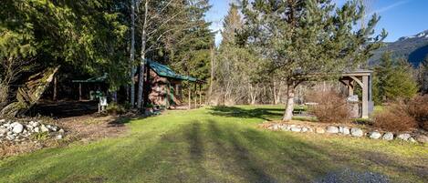 Cabin, Multiple Bedrooms, Smoking, Patio | Property grounds