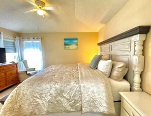 3 chambres, fer et planche à repasser, Wi-Fi, draps fournis