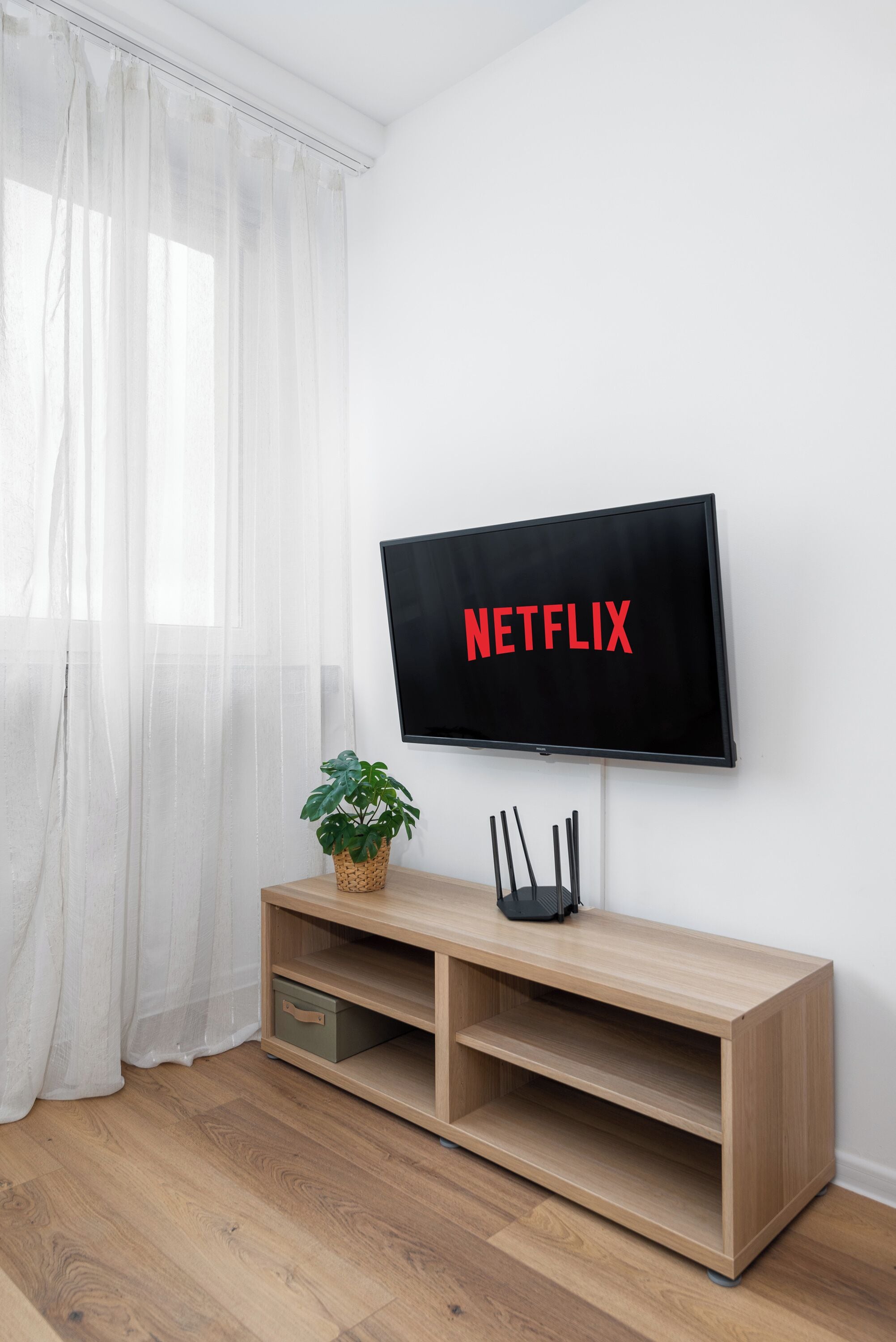Leilighet – comfort, byutsikt | Oppholdsområde | En 50-tommers smart-TV med kabel-kanaler samt Netflix