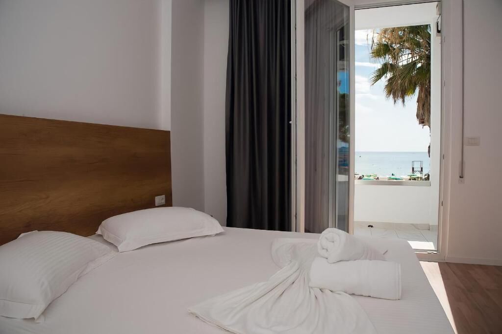 Standard Double Room | Free WiFi, bed sheets