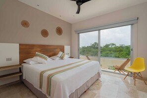 6 slaapkamers, een kluis op de kamer, een strijkplank/strijkijzer