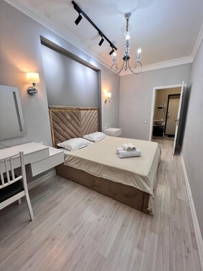 2 bedrooms, iron/ironing board, WiFi, bed sheets