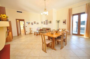 Vila, para fumantes | 3 quartos