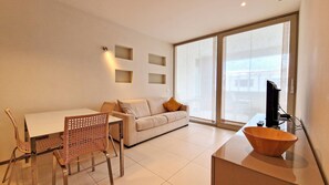 Apartment, Raucher | 1 Schlafzimmer, schallisolierte Zimmer